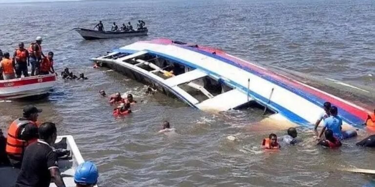 boat-xcapsize