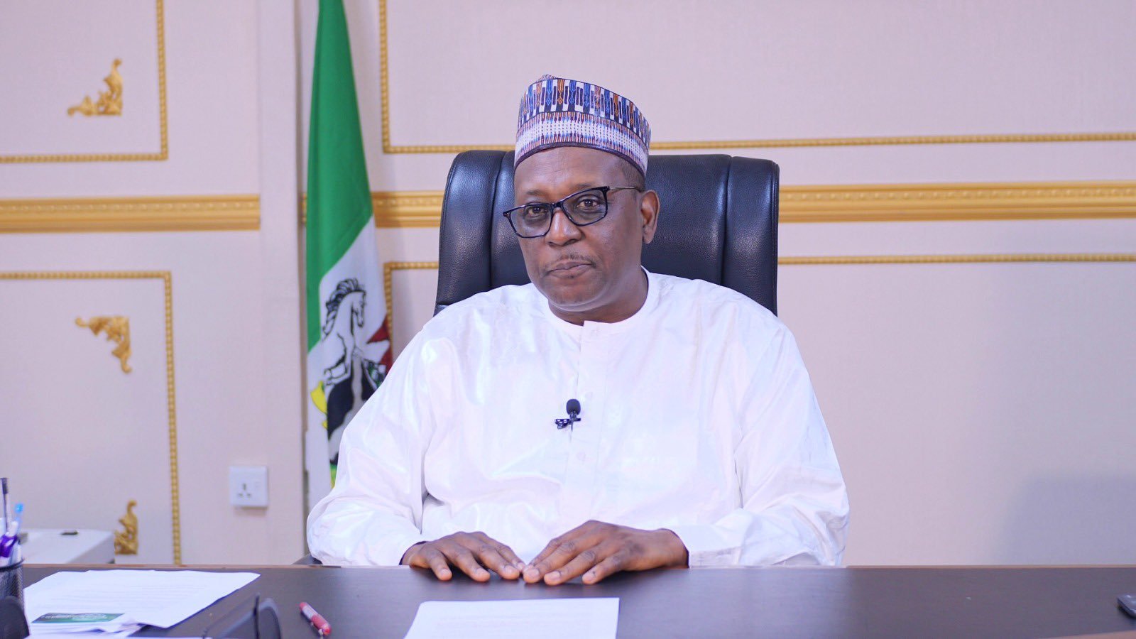 F8B5w0-WAAArGcy.jpg_large