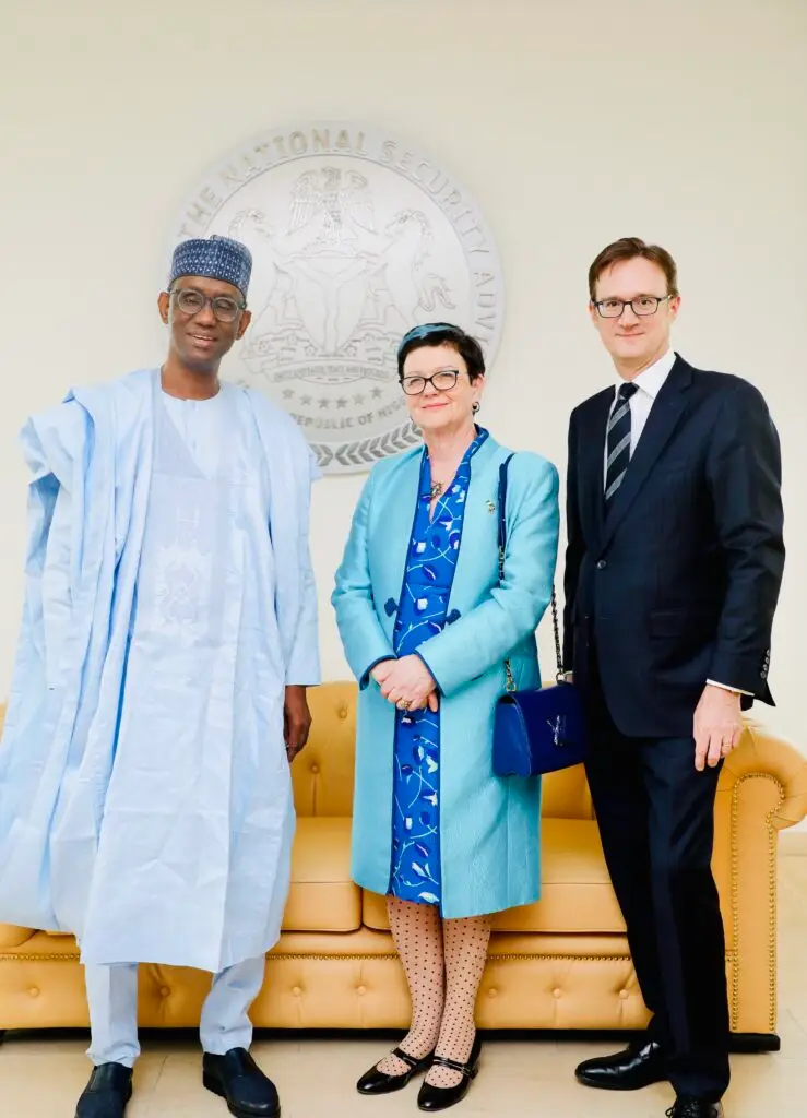 73F20CE6-5F5B-4FD7-8F07-3B0639ED1550-739x1024